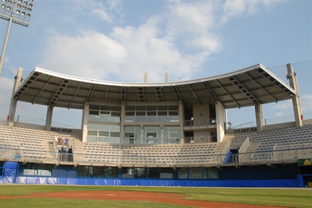 Vista del corpo centrale e della tribuna