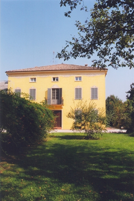 Vista del fronte principale della villa